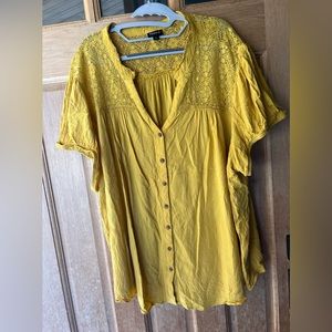 Torrid yellow top with lace accents- plus size 4